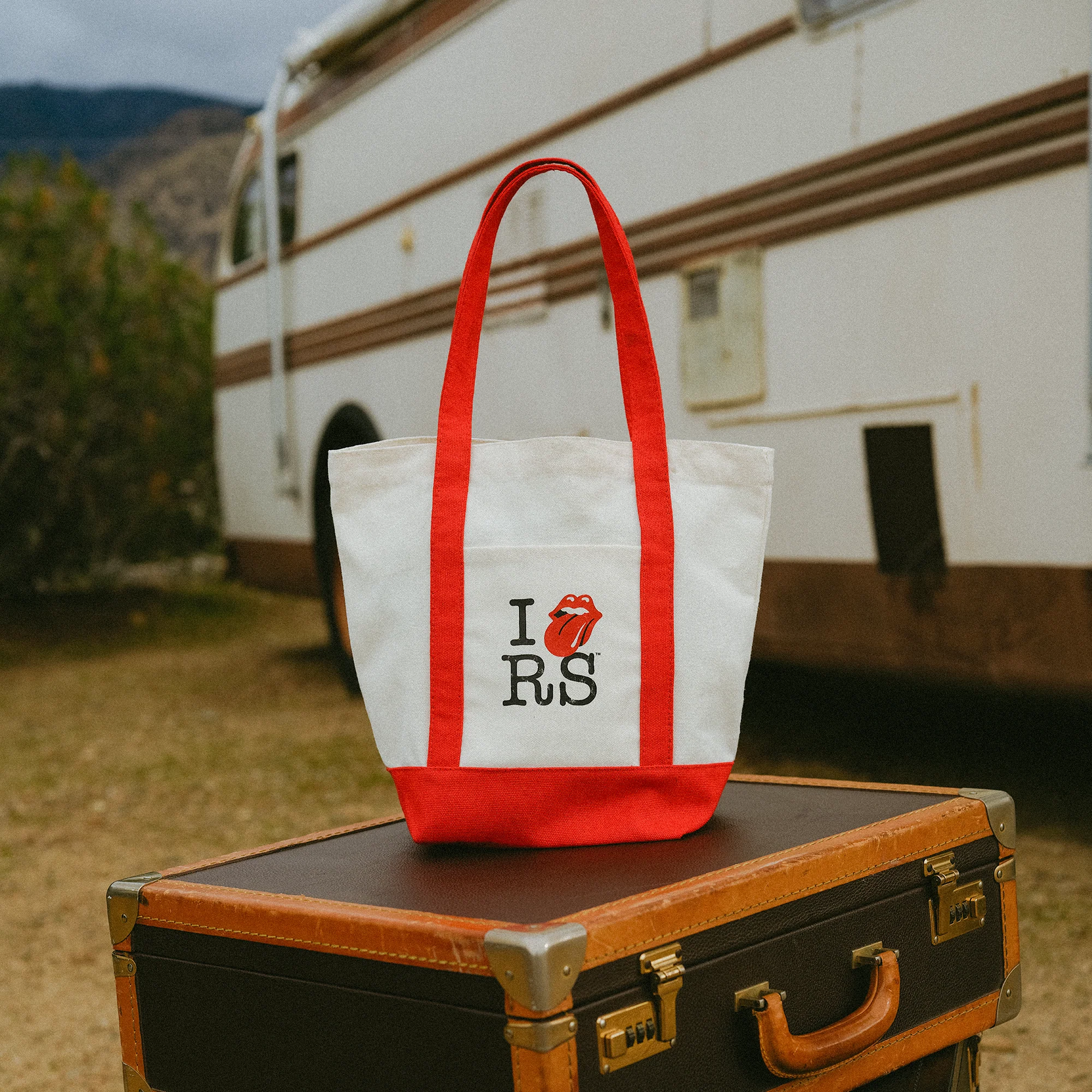 I Heart RS Contrast Tote - Image 5